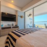 Cartagena Beach Resort