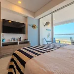 Cartagena Beach Resort 807